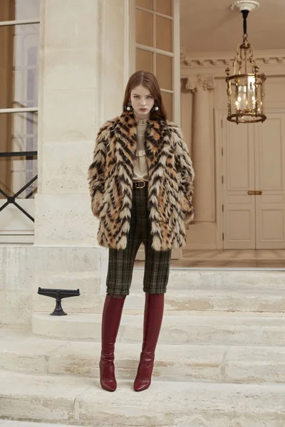 Look 15